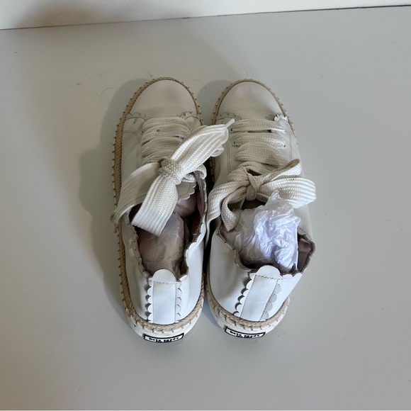 Kate Spade White Leather Scalloped Sneakers size 9 - Picture 6 of 6